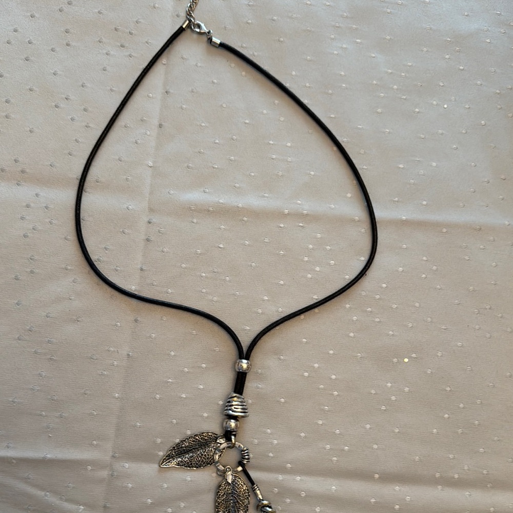 Silver Leaf Pendant Necklace